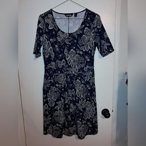 Lands End Navy Floral Short Sleeve Dress Size Small Soft Stretch Pockets Casual
